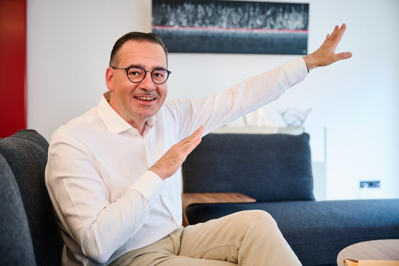 Peter Scheifele mit einer motivierenden Geste