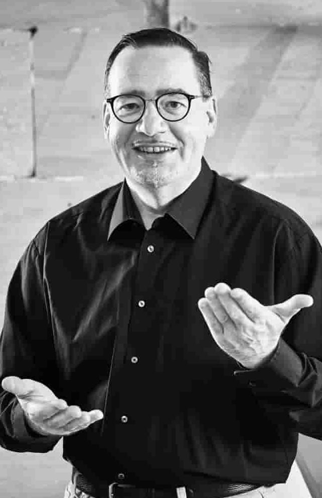 Peter Scheifele mit Geste